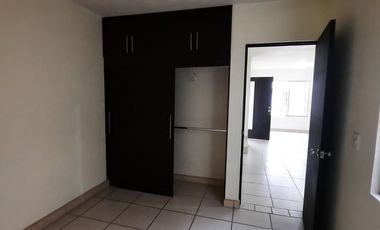 BONITA CASA EN FRACCIONAMIENTO ALHAMBRAS, CARRETERA A COLOTLAN, ZAPOPAN