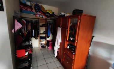 Casa de 2 recamaras con dos locales comerciales en planta baja en Tala