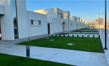 Exclusiva Casa Nueva en Condominio Doña Constanza, Avenida San Miguel – Talca.