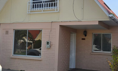Arriendo casa familiar en condominio Rivera del Valle de La Cruz