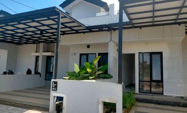 R3 Sentosa Jl Malino T6X12 -38/72 Rp. 535 JT T6X12.5 - 48/75 Rp. 660 JT T7X13-56/91 Rp. 785 JT 7X13,5 2 Lantai 82/94.5 Rp 1.035 M 7X15 - 2 Lantai 92/1