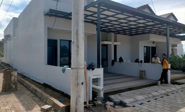 R3 Sentosa Jl Malino T6X12 -38/72 Rp. 535 JT T6X12.5 - 48/75 Rp. 660 JT T7X13-56/91 Rp. 785 JT 7X13,5 2 Lantai 82/94.5 Rp 1.035 M 7X15 - 2 Lantai 92/1