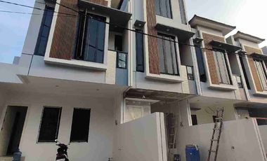 Rumah mewah dekat rumah sakit Islam Cempaka putih under 2M jakarta