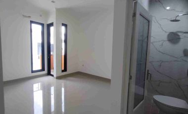 Rumah mewah dekat rumah sakit Islam Cempaka putih under 2M jakarta