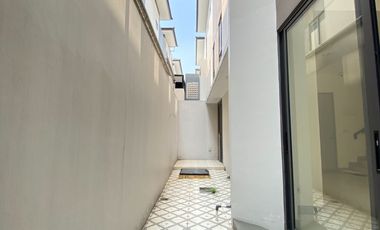 Rumah 3lt 10x14 140meter 4KT Cluster Maninjau Asya JGC Jakarta Garden City