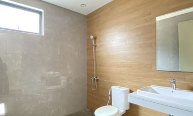 Rumah 3lt 10x14 140meter 4KT Cluster Maninjau Asya JGC Jakarta Garden City