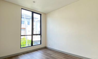 Rumah 3lt 10x14 140meter 4KT Cluster Maninjau Asya JGC Jakarta Garden City
