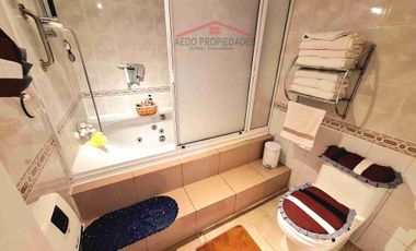 Se Vende Hermosa y Amplia Casa Aislada de Dos Pisos en Villa Jamaica, comuna de La Cruz.
