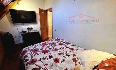 Se Vende Hermosa y Amplia Casa Aislada de Dos Pisos en Villa Jamaica, comuna de La Cruz.