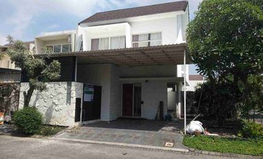 Disewakan  Rumah Forest Mansion Full Furnished + Private Pool