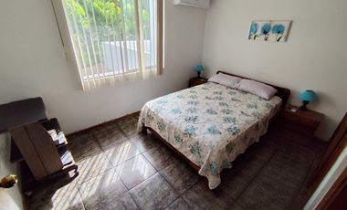 🏠 HOSPEDAJE POR NOCHE(S) COMFORTABLE CASA VACACIONAL. (TONSUPA - PLAYA)