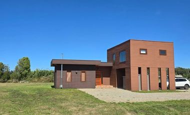 Parcela con Casa de 2 pisos en condominio Country Villarrica