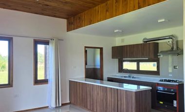 Parcela con Casa de 2 pisos en condominio Country Villarrica