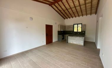 SE ARRIENDA HERMOSA CASA