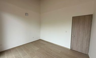 SE ARRIENDA HERMOSA CASA