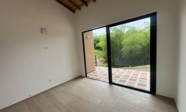 SE ARRIENDA HERMOSA CASA