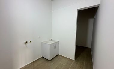 SE ARRIENDA HERMOSA CASA