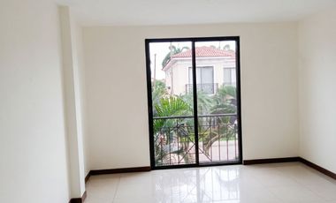 Casa de 3 Dormitorios en Venta en Ciudad Celeste, Samborondón