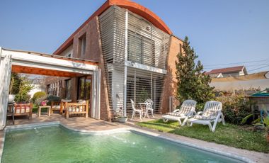 Venta Casa De 4 Dorm, Cocina Y Baños Remodelados Con Piscina