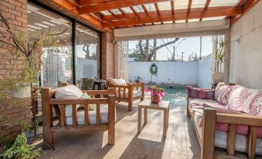 Venta Casa De 4 Dorm, Cocina Y Baños Remodelados Con Piscina