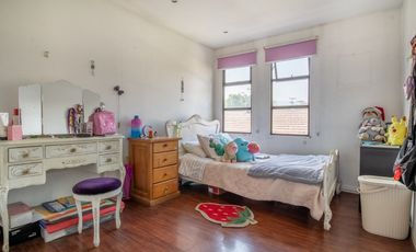 Venta Casa De 4 Dorm, Cocina Y Baños Remodelados Con Piscina