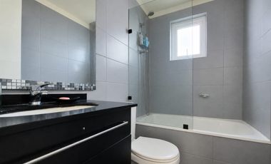 Amplia Casa En Arriendo Con Piscina En Condominio