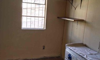 Venta Amplia Casa De 4dorm.+1 B+3 Estacionamientos, Metro Las Torres
