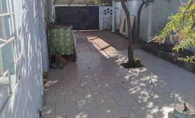 Venta Amplia Casa De 4dorm.+1 B+3 Estacionamientos, Metro Las Torres