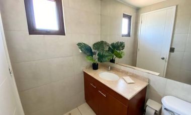 Espectacular casa con Piscina en arriendo Alto EL Manzano Til Til