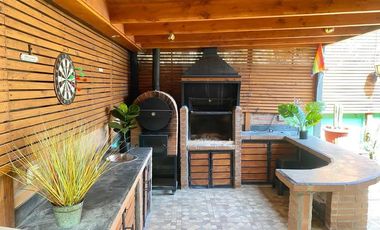 Espectacular casa con Piscina en arriendo Alto EL Manzano Til Til