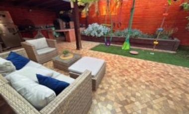 Espectacular casa con Piscina en arriendo Alto EL Manzano Til Til