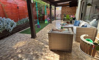 Espectacular casa con Piscina en arriendo Alto EL Manzano Til Til