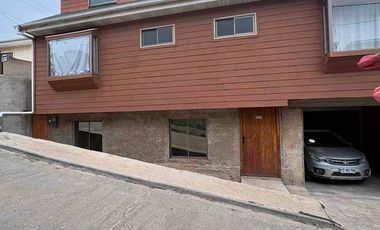 Se arrienda casa grande de 2 pisos Santa Inés villa independencia Viña del Mar