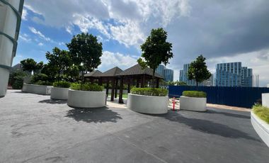 2 Bedrooms 65sqm condo unit For Sale High End Condo near Mall of Asia