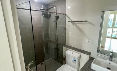 2 Bedrooms 65sqm condo unit For Sale High End Condo near Mall of Asia