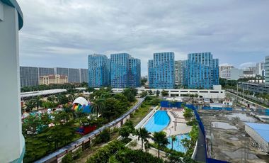 2 Bedrooms 65sqm condo unit For Sale High End Condo near Mall of Asia