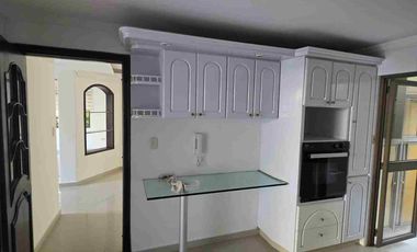 ‼️ Venta de Casa de dos Pisos en Conjunto Cerrado 
Al Oriente por la calle 8 de la ciudad de Neiva ‼️
