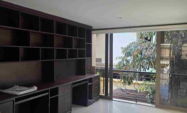 ‼️ Venta de Casa de dos Pisos en Conjunto Cerrado 
Al Oriente por la calle 8 de la ciudad de Neiva ‼️