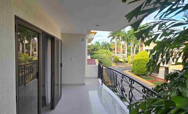 ‼️ Venta de Casa de dos Pisos en Conjunto Cerrado 
Al Oriente por la calle 8 de la ciudad de Neiva ‼️