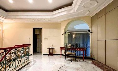 Dijual rumah mewah halaman luas prime area di kuningan jaksel