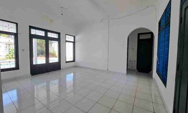 Villa Andara dengan Swimming Pool