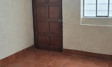 ALQUILO CASA INDEPENDIENTE EN EXCELENTE UBICACIÓN (LÍMITE CON MIRAFLORES)
