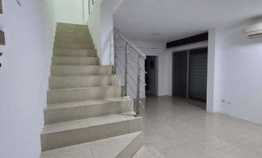 Casa en Venta en Samborondón - Urbanización Las Riberas, Guayas Ecuador