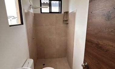 Alquilo casa en Los Prados