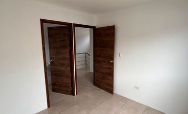 Alquilo casa en Los Prados