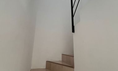 Alquilo casa en Los Prados