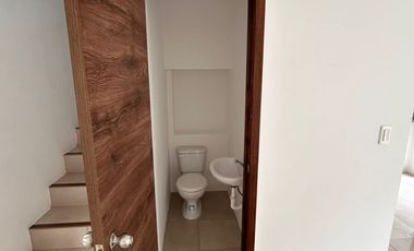 Alquilo casa en Los Prados