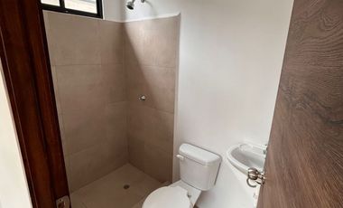 Alquilo casa en Los Prados