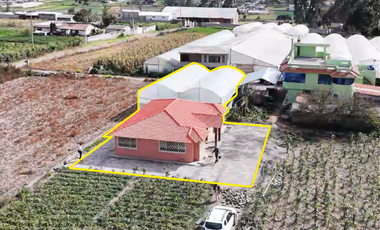 Venta de casa en Santa Lucía sector laguna de Yambo