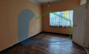 OPORTUNIDAD, AMPLIA CASA EN PLAYA ANCHA